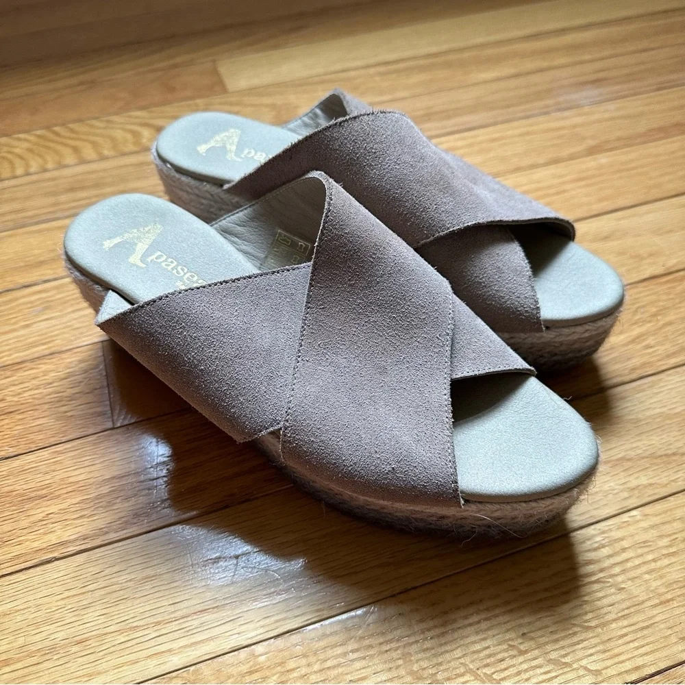 NWOT Anthropologie Paseart Cross Band Suede Espadrilles Size 8